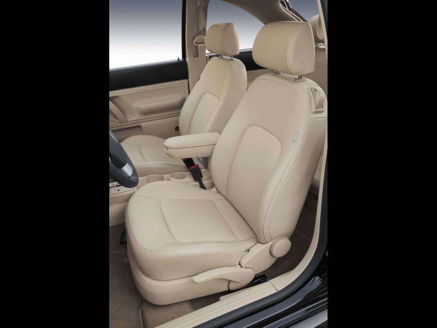 Volkswagen New Beetle 2008 года  (фото 2 из 7)